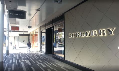 burberry oak brook photos